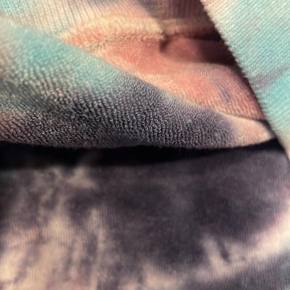 Spiritual gangster Terry pullover , tye dye with “trust the universe” writing - Picture 5 of 5